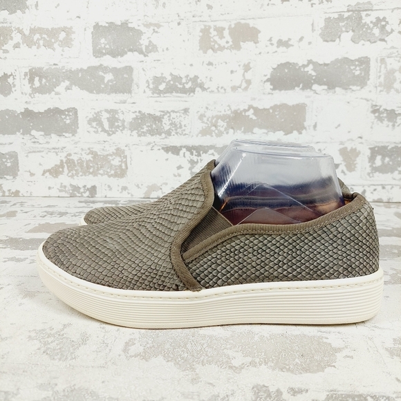 Sofft Women's Brown Slip-On Sneakers - Picture 1 of 14